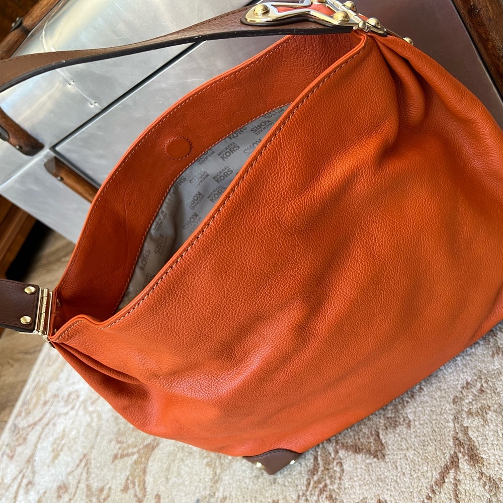 Beautiful Michael Kors 🍊 orange bag - Picture 9 of 13